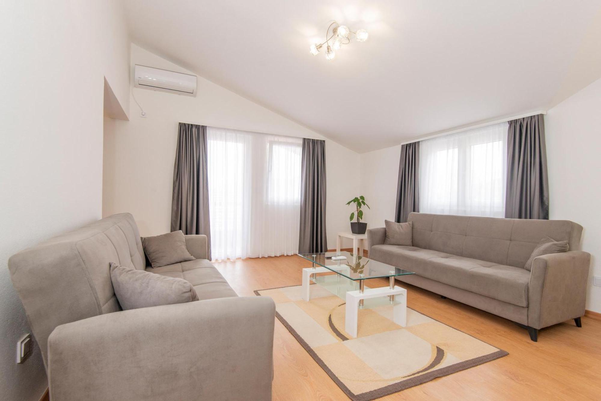 Hillside Vista Apartments Tivat Bagian luar foto
